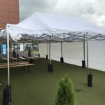 Obciążnik piaskowy do namiotów, stabilizacja konstrukcji na imprezie plenerowej, wynajem Nowy Dwór Mazowiecki
